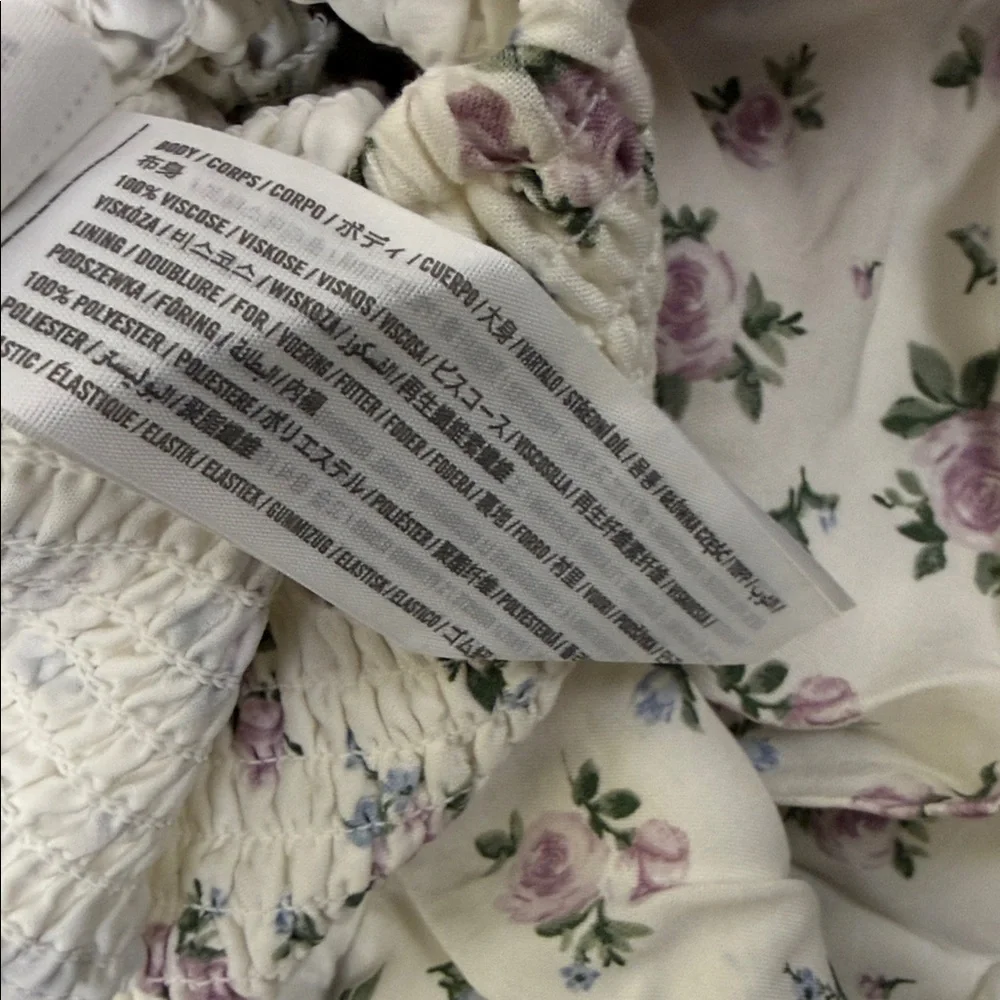 NWT Hollister Smocked Waist Tiered Mini Skort with Lavender Rose Print Sz L (B5)